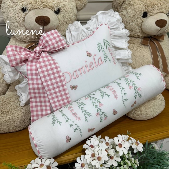 Kit Almofada 02 Peças Floral Xadrez Daniela com Nome do Bebê