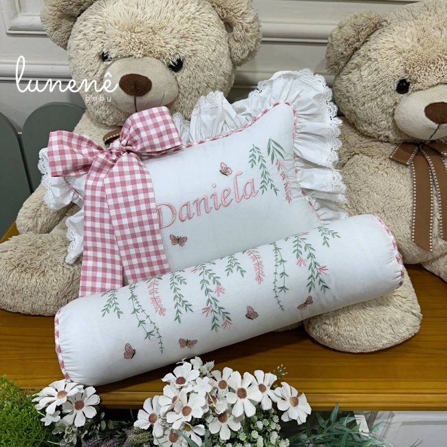 Kit Almofada 02 Peças Floral Xadrez Daniela com Nome do Bebê