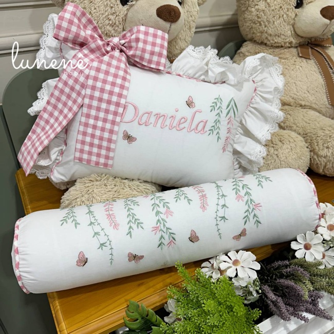 Kit Almofada 02 Peças Floral Xadrez Daniela com Nome do Bebê
