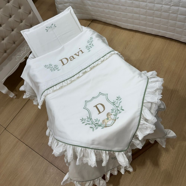 Kit Maternidade 04 Peças Personalizado Cavalinho Brasão Baby 400 Fios 4529