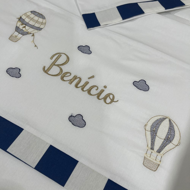 Lençol de Berço 03 Peças Balão Marinho com o nome Benício 4493