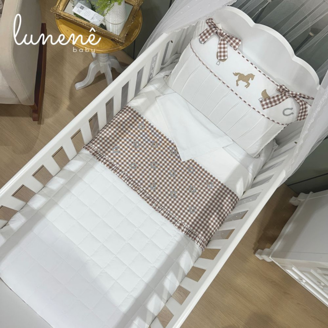 Lençol de Berço 03 Peças Cavalinho Xadrez Cáqui 200 Fios