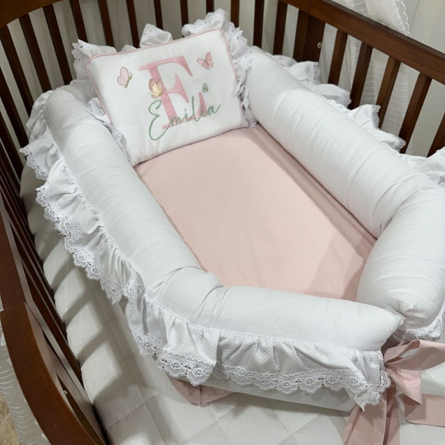 Ninho Baby 02 peças Borboletas com o Nome Emília