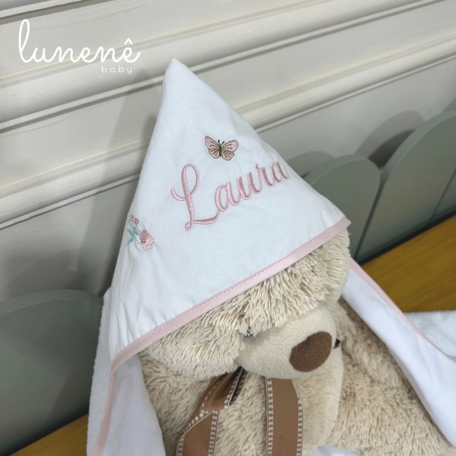 Toalha de Banho Lunenê Baby com o Nome Laura