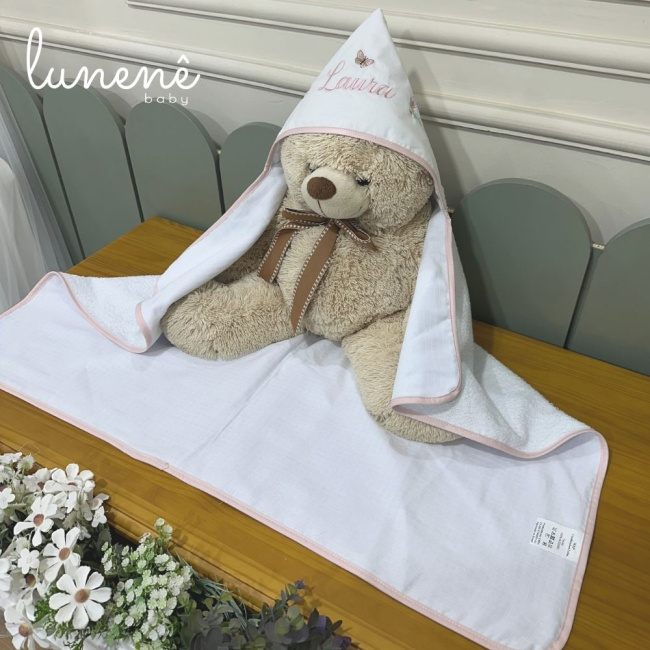 Toalha de Banho Lunenê Baby com o Nome Laura
