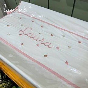 Trocador Anatômico Borboletas Rose Laura com Nome do Bebê