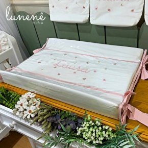 Trocador Anatômico Borboletas Rose Laura com Nome do Bebê