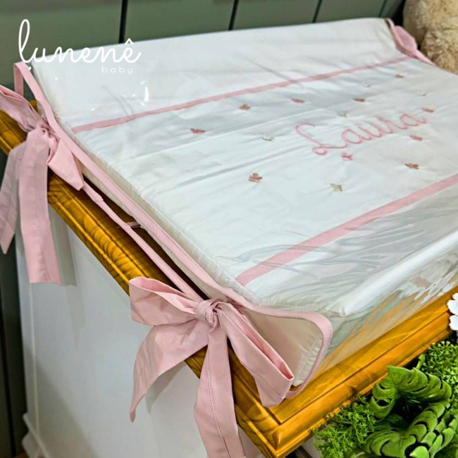 Trocador Anatômico Borboletas Rose Laura com Nome do Bebê