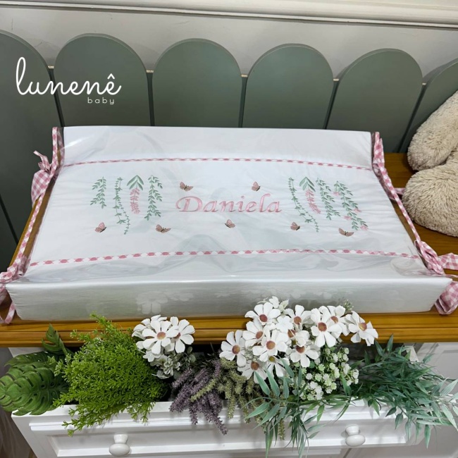 Trocador Anatômico Floral Xadrez Daniela com Nome do Bebê