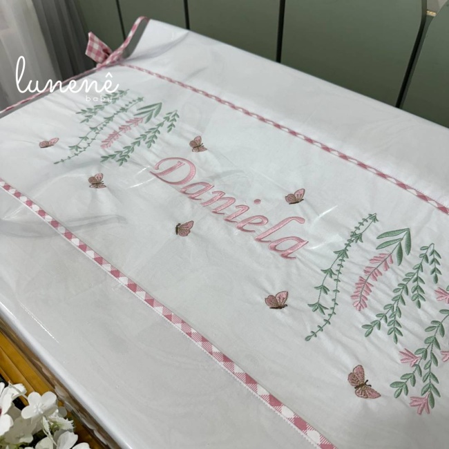 Trocador Anatômico Floral Xadrez Daniela com Nome do Bebê