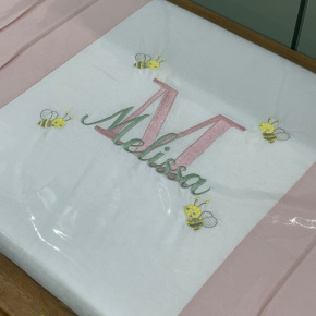 Trocador Luxo Ramo de Flores 68cm x 36 cm com o Nome Melissa