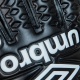 Luva Goleiro Campo Umbro Class Juvenil 121