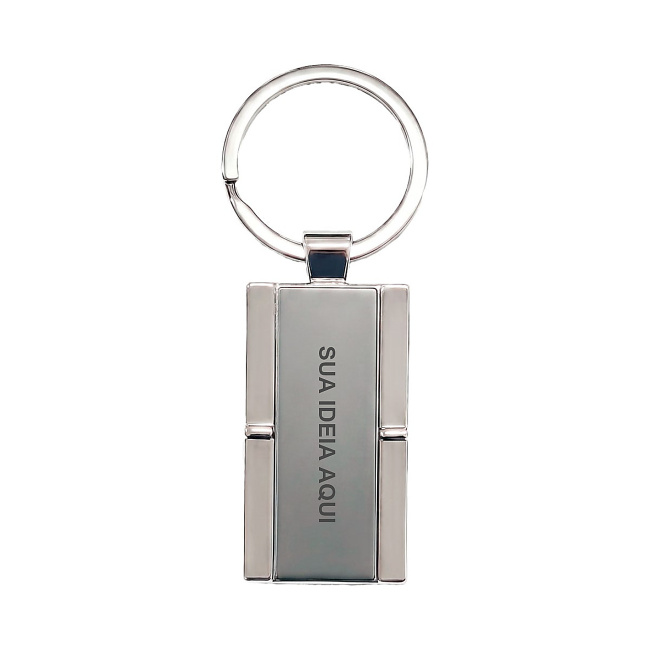 Chaveiro de Metal Executivo com Chapa Central sobre fundo branco
