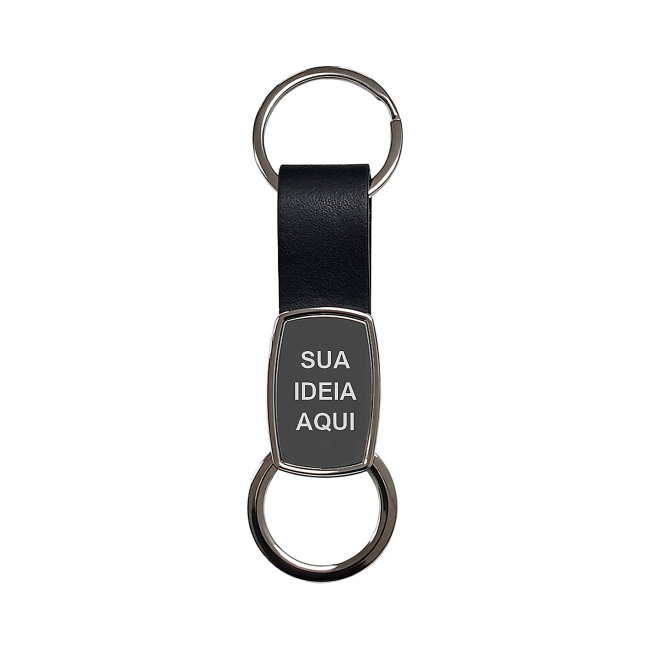 Chaveiro de Metal Executivo com Couro e Mosquetão Giratório sobre fundo branco