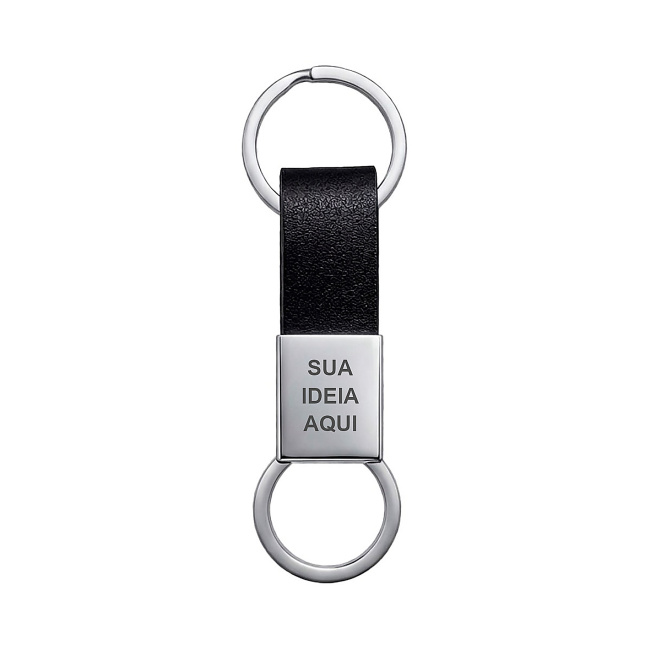 Chaveiro de Metal Executivo Cromado com Couro e Mosquetão Giratório sobre fundo branco