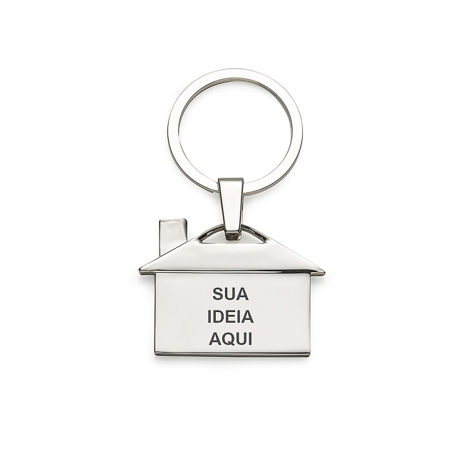 Chaveiro de Metal Formato Casa sobre fundo branco
