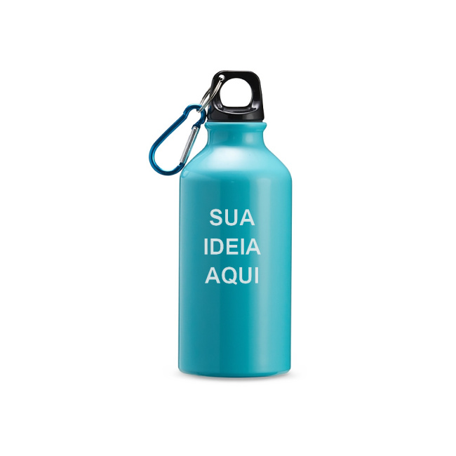 Squeeze de Alumínio 420ml com Mosquetão sobre fundo branco