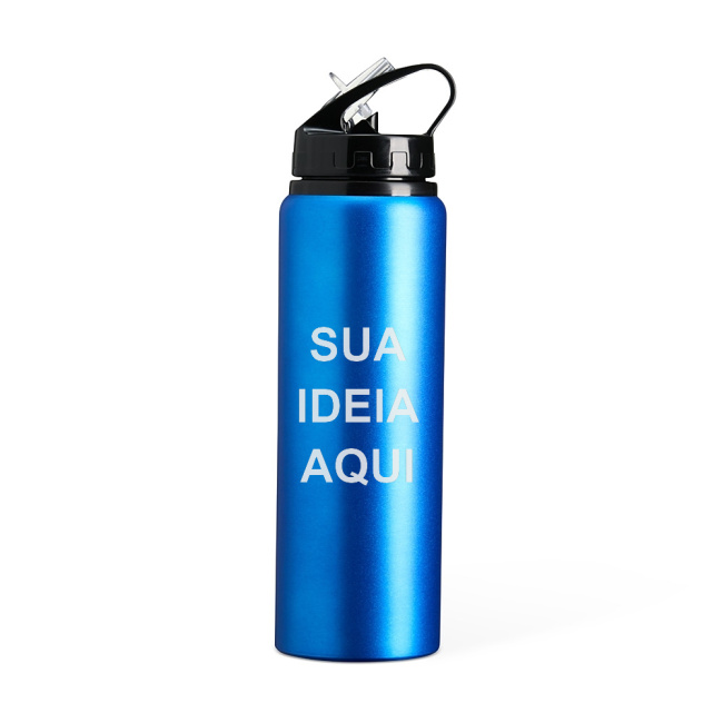Squeeze de Alumínio 800ml com Canudo sobre fundo branco