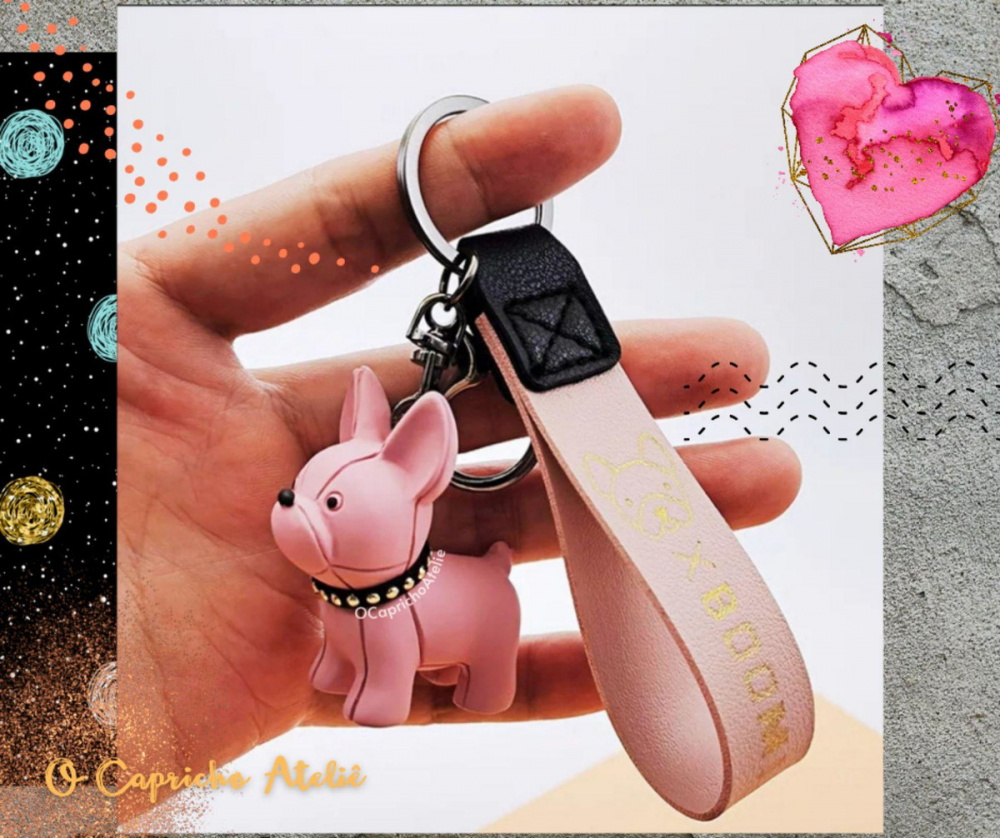 Cucciolo Del Bulldog Francese Che Si Riposa Su Un Fondo Rosa Che Lecca Il Suo Naso 136872644