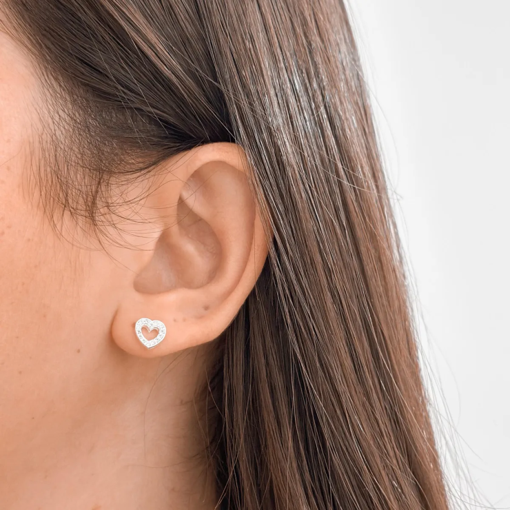 Brinco Coração Cravejado em Prata 925 Esterlina