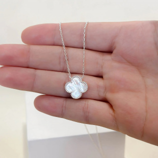 Colar Trevo Van Cleff Madrepérola em Prata 925