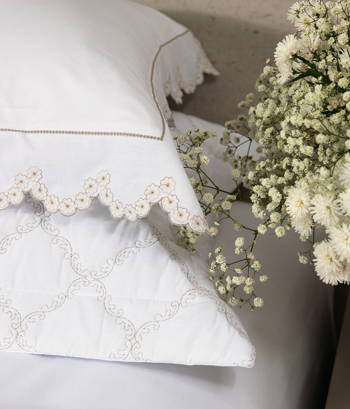 Aura Roupa De Cama - Queen - Percal 250 Fios - 100% Algodão - 4 Peças - Branco/Fendi