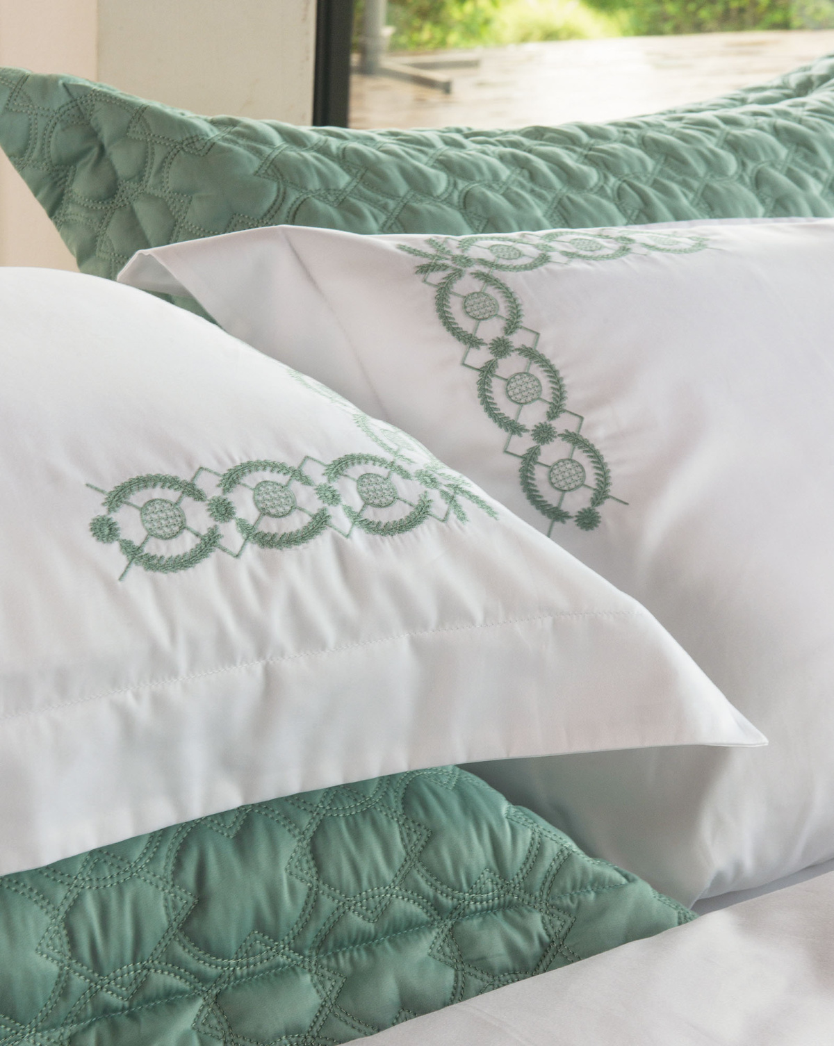 Belize Roupa de Cama - King - Percal 400 Fios - Fio Egípcio - 4 Peças - Branco/Verde