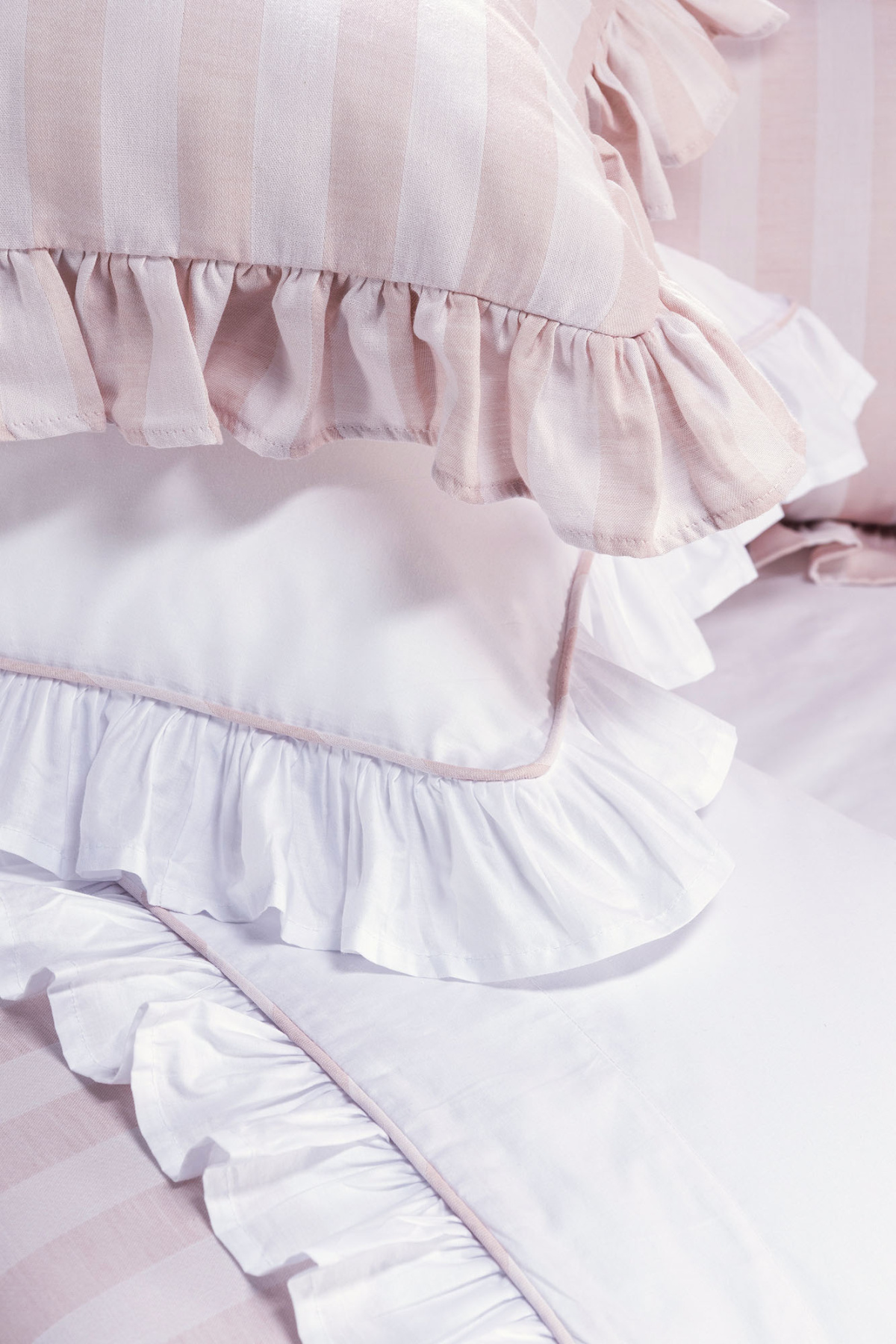 Emmily Roupa De Cama - King - Percal 250 Fios - 100% Algodão - 4 Peças - Branco/Listrado rosa