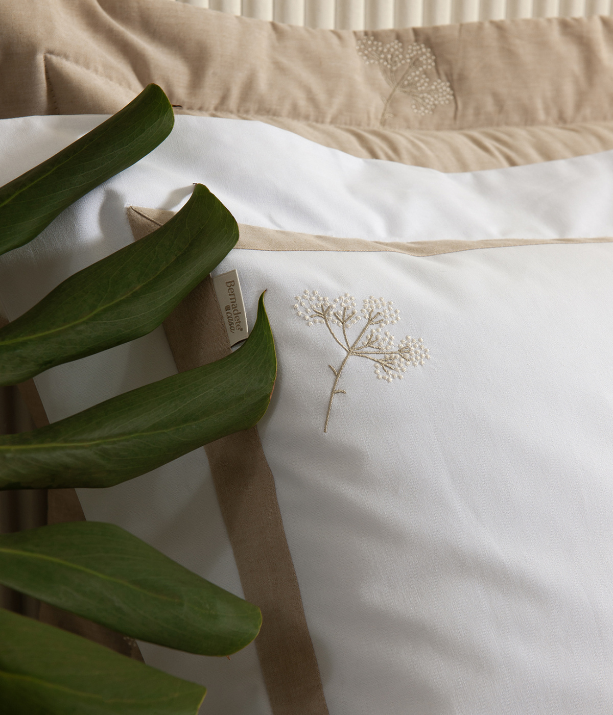 Gaia Roupa De Cama - King - Percal 250 Fios - 100% Algodão - 4 Peças - Branco/Bege