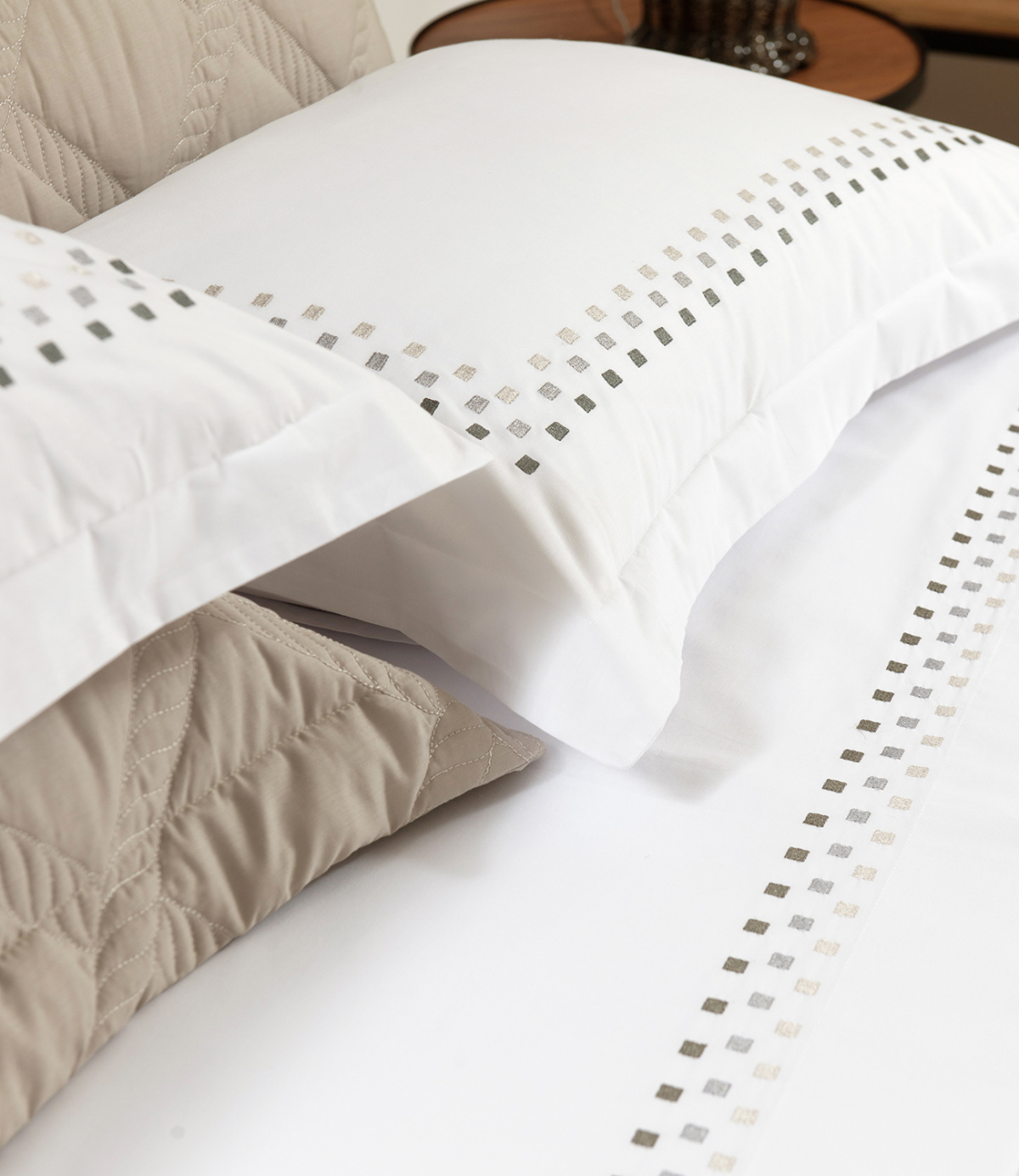 Lumi Roupa De Cama - Queen - Percal 250 Fios - 100% Algodão - 4 Peças - Branco/Bege