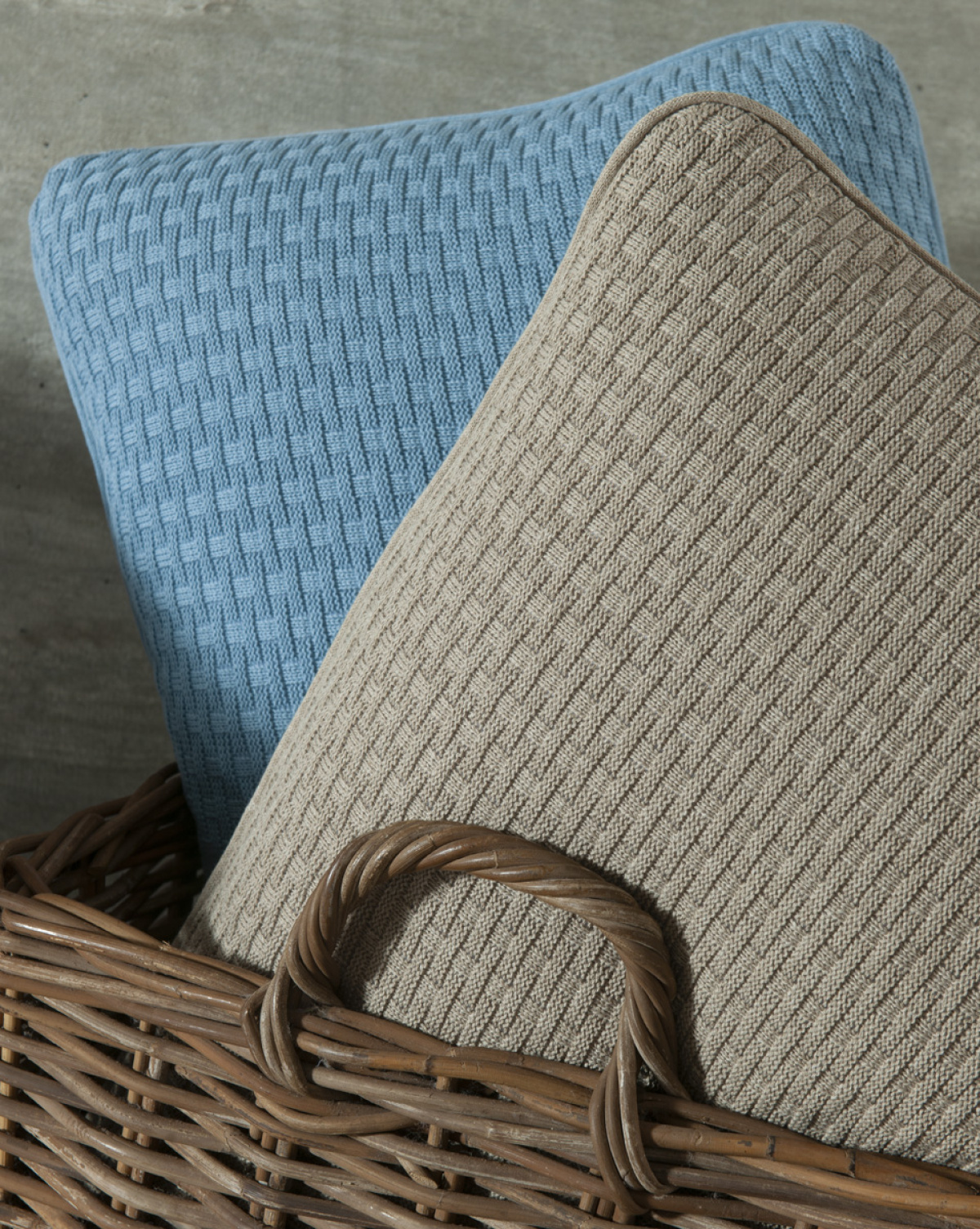 Valentina Almofada Avulsa Decorativa - 60cm x 40cm - Rosa Chá