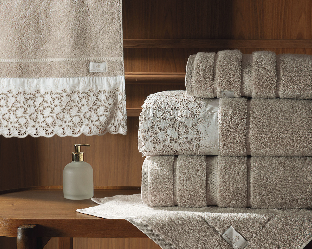 Valerie Jogo de Banho - Gigante - 100% Algodão - 5 Peças - Branco/Fendi