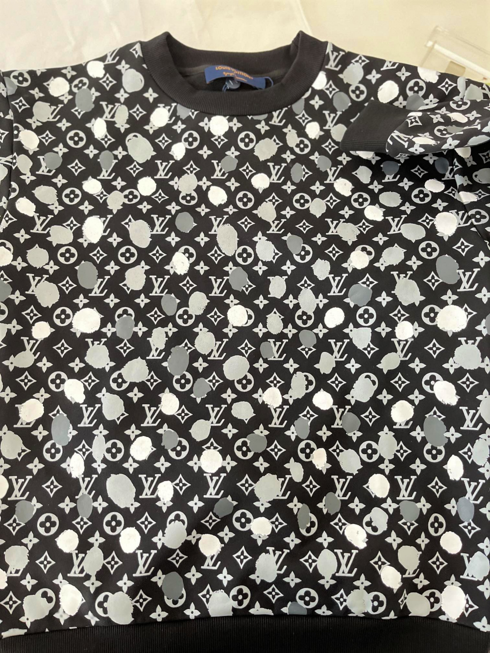 LV x YK Suéter Estampado Infinity Dots - Rhayssa Luxury Imports