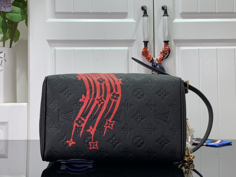 Nécessaire Louis Vuitton x NBA Cloakroom Dopp Kit - Rhayssa Luxury