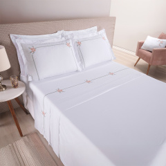Jogo de Cama Bordado QUEEN (4 Peças) Percal 230 Fios 100% Algodão Bem Me Quer Rosê