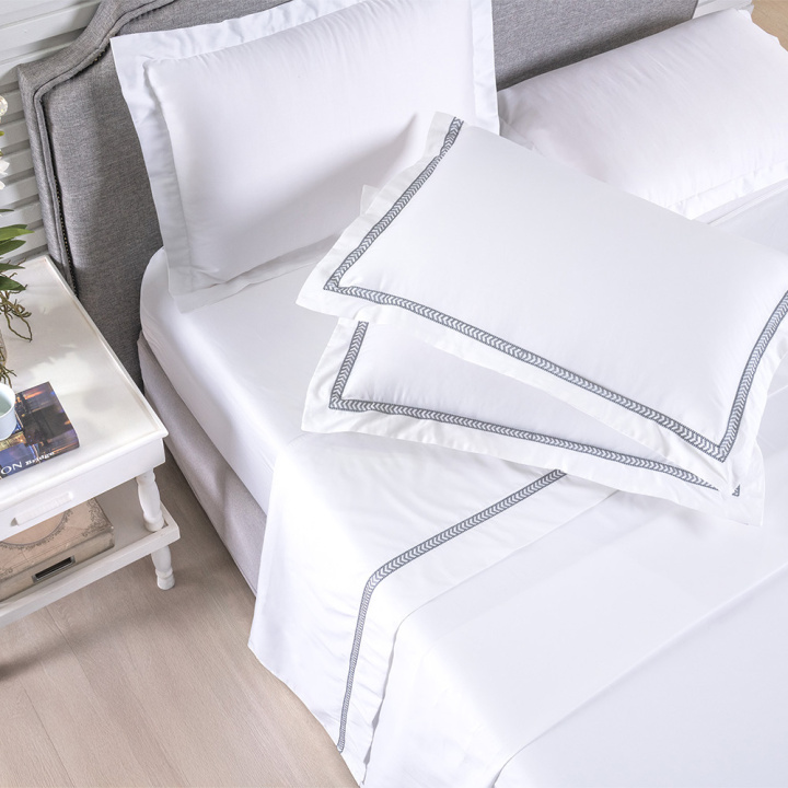 Jogo de Cama QUEEN (Lençol 4 peças) Percal 400 Fios Cordelli Branco/Chumbo