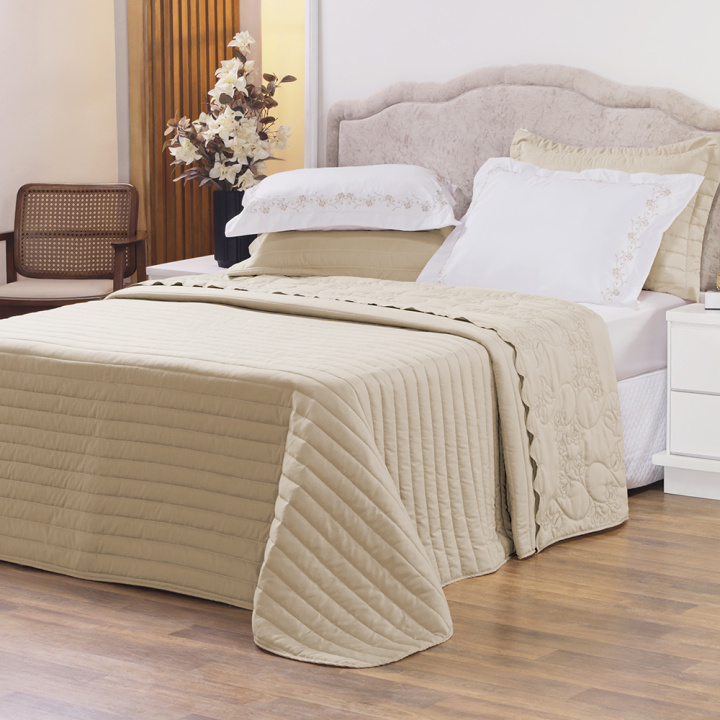 Kit de Enxoval Bordado QUEEN 200 Fios Hipercal 6 Peças Versátile Duo Bege/Floral