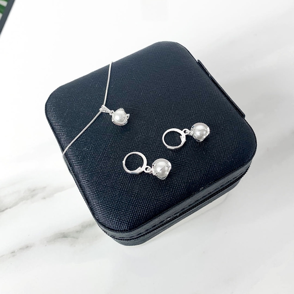 Conjunto Colar Brinco Pérola Veraneio Semijoias Conjunto Colar Brinco Pérola Veraneio Semijoias
