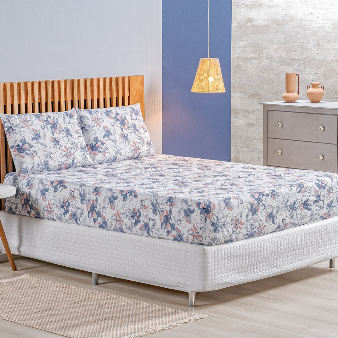 https://images.yampi.me/assets/stores/vianelli/uploads/images/jogo-de-cama-queen-200-fios-micropercal-medium-3-pcs-luisa-azul-64119e50a670e-large.jpg